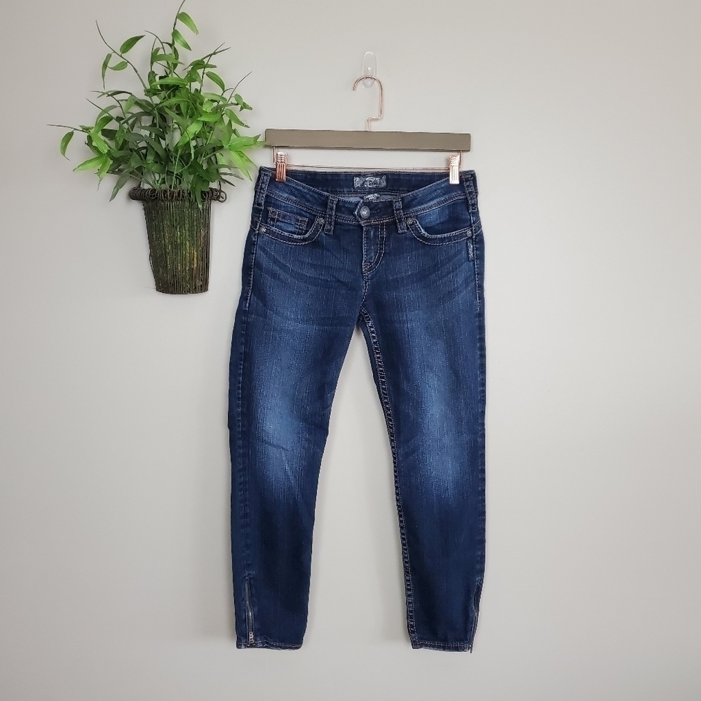 Silver 28 Camden Rose Skinny Ankle Zipper Capri Crop Dark Wash Low Rise Jeans
